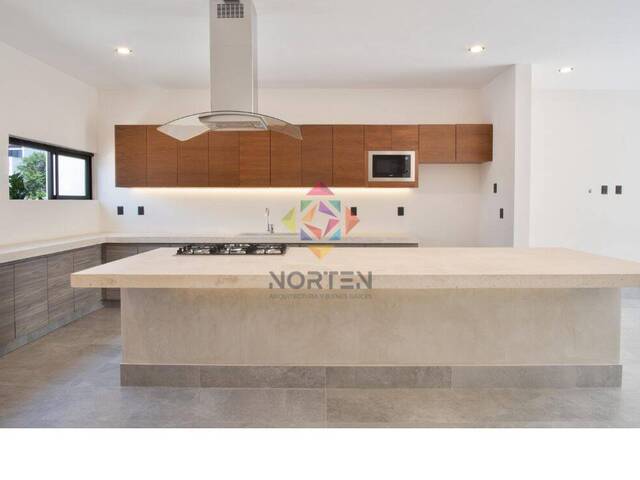 #NVC 064 - Casa para Venta en Cancún - QR - 2